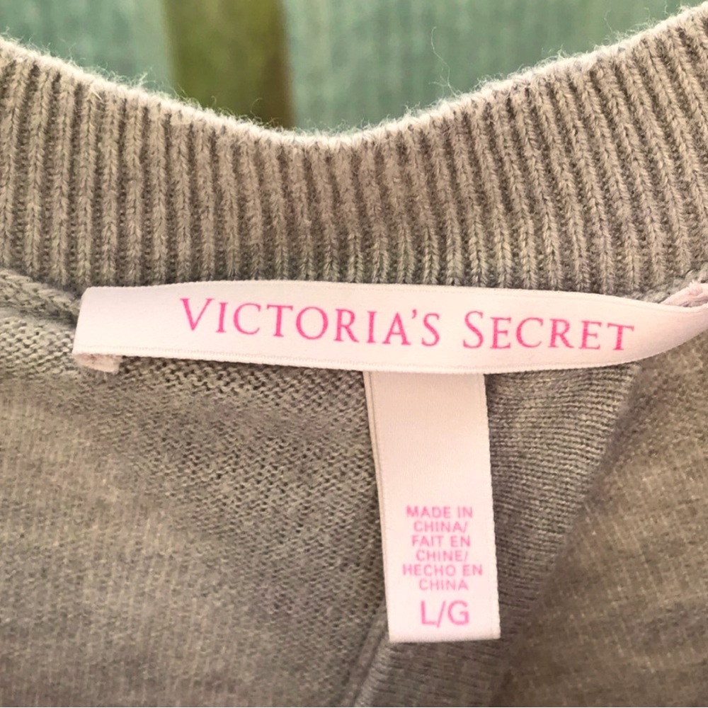 SOLD VS Cashmere Blend Open-Back Oversized Sweater| Size L - Picture 6 of 7